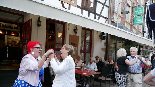 Die Apiritivo Nacht wurde auch dieses Mal gut angenommen. Auf dem Marktplatz und beim Café Maje herrschte reger Betrieb und gute