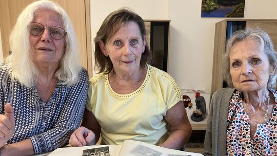 Sie erinnern sich gut an frühere Zeiten im "Haus Maria am Stein" (von rechts): die beiden Bewohnerinnen Anna Bembea und Marita G