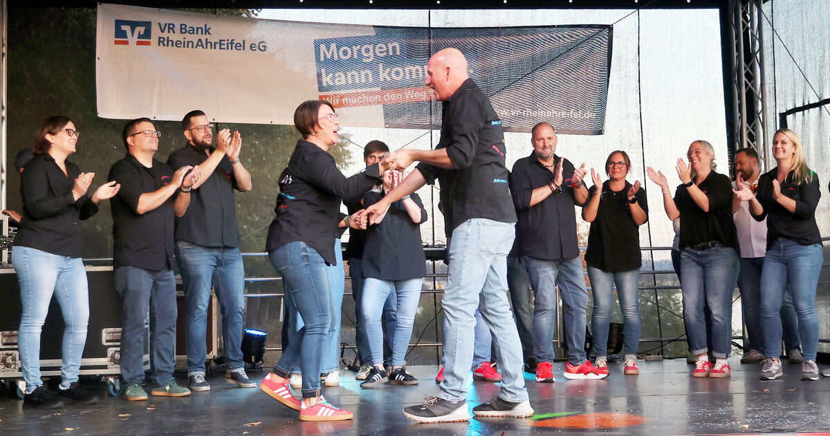 Blumenmeer, Klampfe, Kauleiste: Jasmin I. und Patrick I.: Engers hat neue ...
