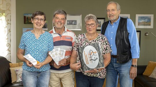 Die Eheleute Gerhard und Ellen Weyer (von rechts) sowie Ottmar und Bärbel Mandler betonen, wie wichtig der Freundeskreis Westerw