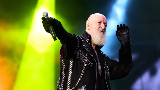 Metal-Ikone Judas Priest um Sänger Rob Halford (hier bei einem Auftritt in Wacken), der beim „Faitkeepers“-Tourstop auf der Lore