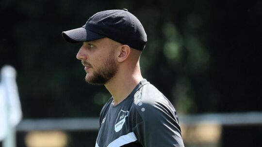 Die von Enrico Adams trainierte SG Ellingen genießt am Mittwoch im Pokal Heimrecht gegen den Oberligisten Eisbachtaler Sportfreu