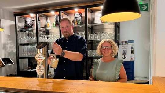 Waldemar und Helene Giesbrecht sind die Pächter des Wirtshauses „Zum Raiffeisen“ in Hamm, das von der Biergenossenschaft betrieb