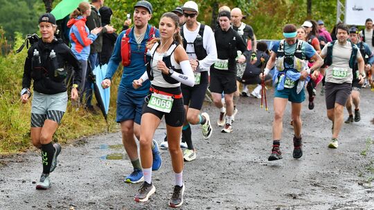 Seven Summits Siegen 2026 – insgesamt 1.800 Läuferinnen, Läufer und Wanderer hatten sich zur 7-Gipfel-Tour über die Höhen von Si
