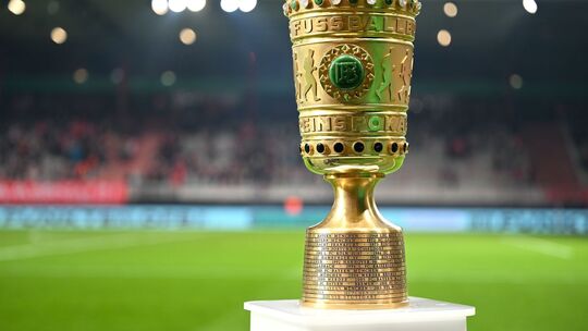 Trophäe im DFB-Pokal Trophäe im DFB-Pokal
