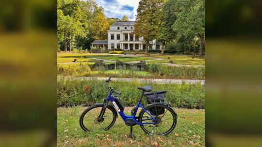 Die Solo-Tour auf dem E-Bike der A-ROSA Sena von Rotterdam nach Delft wird eine einzige Genussfahrt - Fotostopps entlang des Weg