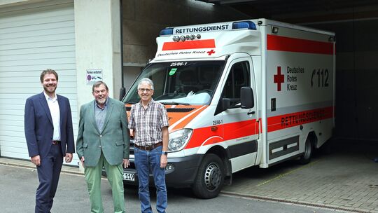 Von links: Erster Vorsitzender DRK-Ortsverein Adenau, Christian Frings, Erster Vorsitzender und Schatzmeister von Förderverein K