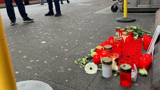 Zugbegleiter stirbt nach Angriff bei Ticketkontrolle Zugbegleiter stirbt nach Angriff bei Ticketkontrolle