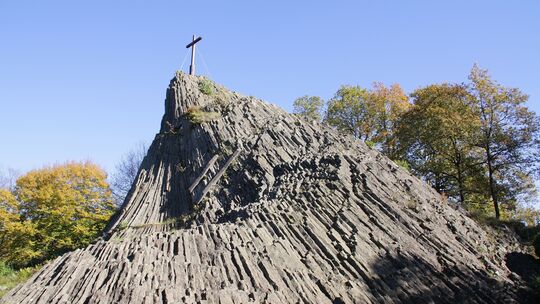 Der erhabene Druidenstein könnte zum Naturwunder des Jahres 2026 gewählt werden.