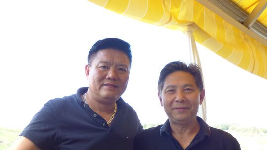 Wuppen im Team den Betrieb im „Thao Sushi“: Besitzer Hien Le Thi (rechts) und Küchenchef Nguyen Hüu Hung.
