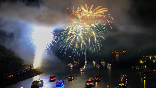 Rhein in Flammen sorgt Jahr für Jahr für eine besondere Atmosphäre und lockt Tausende Besucher an (hier eine Aufnahme aus Oberwe