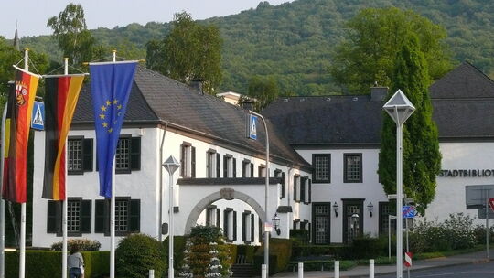 Die alte Rentmeisterei ist mitten im Kurviertel von Bad Neuenahr ein echter Blickfang.