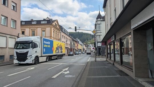 Die Wilhelmstraße als Durchfahrtsstraße in Betzdorf hat besonders viel Verkehr. Wie viel errechnet der LBM regelmäßig. Die neuen