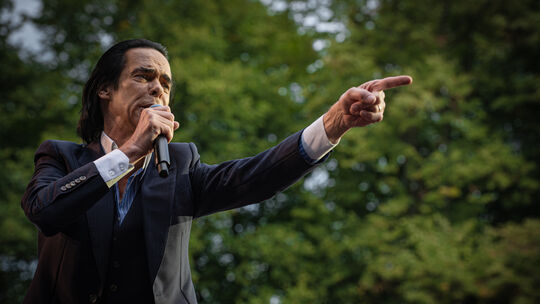 Nick Cave auf der Bühne des Bonner KunstRasens