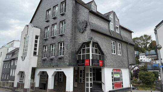 Nachdem Familie Dogan im Juli Antoniettas Steakhaus im Schwarzen Adler schloss, entschied die Gilányi-Stiftung, das Gebäude nun