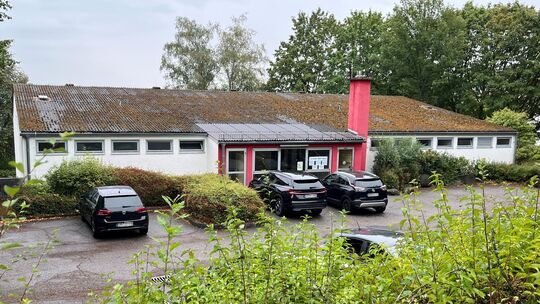 Die alte Augst-Halle ist in einem schlechten Zustand und soll abgerissen werden, um Platz für ein neues Feuerwehrhaus zu schaffe
