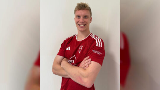 Laubachs Torjäger Julian Schmitz (fünf Treffer in drei Liga-Spielen) traf nach seiner Einwechselung doppelt, erst zum 3:3 und da