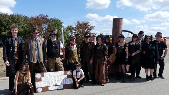Der Fichtenhofverein stellte die größte Gruppe dar. Er entführte mit "Steampunk 1900" in eine fiktive Welt zwischen Vergangenhei