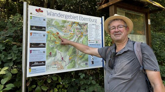 Besonders lobt Manuel Andrack die Beschilderungen der Bad Kreuznacher Premiumstrecken. Angetan haben ihm es besonders die „Ihr S