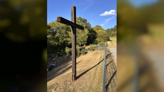 Im Anschluss an den Friedhof in Daun-Weiersbach soll eine Naturbegräbnisstätte (im Wäldchen) entstehen.