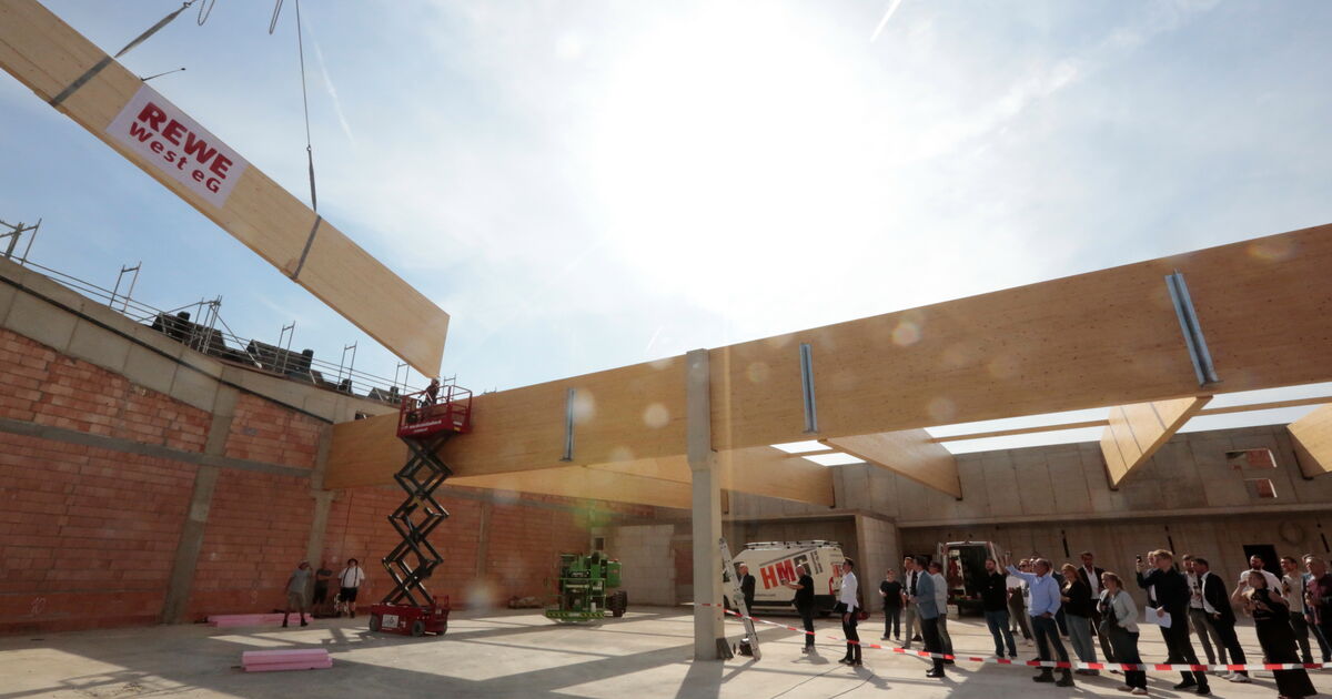 Floating beam in Rauental: Rewe supermarket in Koblenz celebrates ...