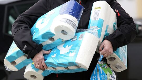 Toilettenpapier und Küchenrollen Toilettenpapier und Küchenrollen