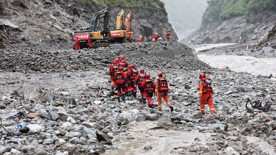 Sturzflut an Grenze zwischen China und Nepal Sturzflut an Grenze zwischen China und Nepal