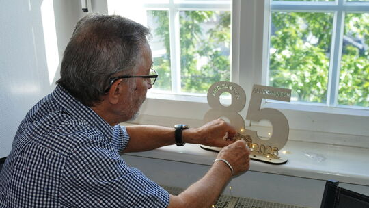 85 Jahre Are-Gilde: Künstler Werner Steber sorgte noch für zusätzlichen Glanz.