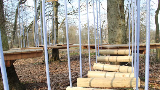 Der Spielpfad soll nach den Vorstellungen von Stadtbürgermeisterin Annette Wick auch ein Ersatz für den abgebauten Diezer Klette