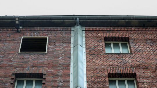 Spektakulärer Ausbruch: Häftling floh über das Dach Spektakulärer Ausbruch: Häftling floh über das Dach