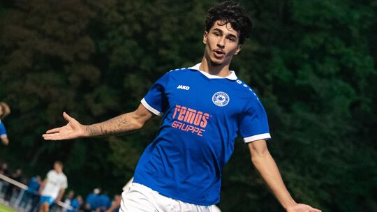 Der Mann des fünften Oberliga-Spieltags war sicherlich Evren Akahiskali, der beim 4:0 des FC Cosmos Koblenz gegen den FC Emmelsh