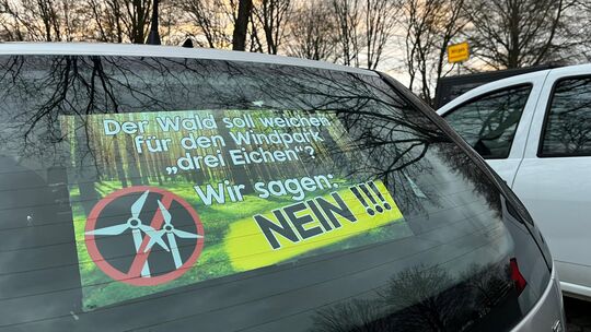 Stellungnahme gegen den geplanten Windpark „Drei Eichen“, aufgenommen bei einer Informationsveranstaltung in Wirges zu Jahresbeg
