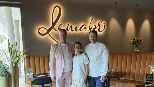 Marco Ehrhardt (links), Sarah Henke und Christian Eckhardt im Restaurant „Lemabri“ in Boppard-Buchholz: Die Erfolgsgeschichte de