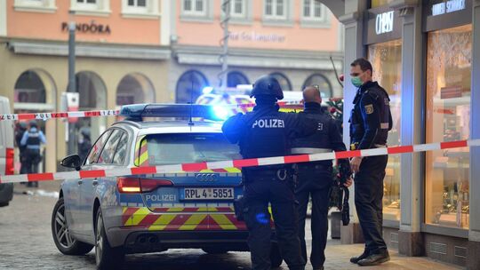 Das Land muss Schmerzensgeld an Polizisten nach der Amokfahrt nicht übernehmen (Archivbild)