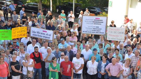 Schon im August 2019 demonstrierten die Kirner für ihr Hospital. Das soll nun am Mittwochmorgen wiederholt werden.
