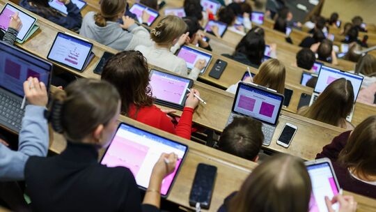 Studierende in einem Hörsaal