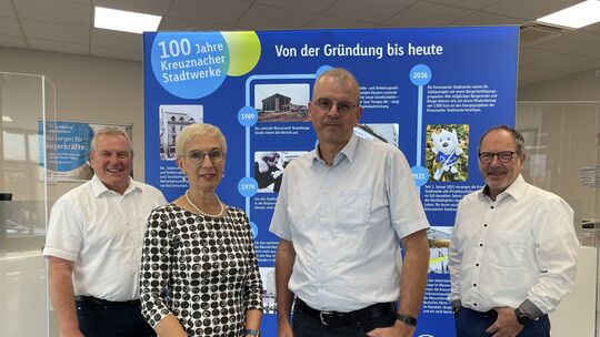 Die neue Führungsspitze des Konzerns Stadt: Aufsichtsratsvorsitzender Bürgermeister Thomas Blechschmidt (von links), Petronella