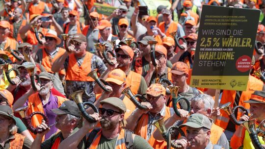 Jäger-Protest gegen neue Gesetze Jäger-Protest gegen neue Gesetze
