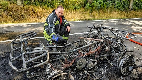 Ein Quad brennt am Dienstagmorgen auf der L184 bei Woppenroth aus.