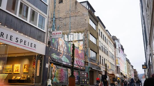 Eine der bekanntesten Baulücken von Koblenz: Investor Kenan Tayhus hat jetzt die Genehmigung erhalten, in der Firmungstraße ein