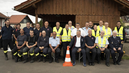 Gruppenbild mit Pylone. Veranstalter und Teilnehmer zeigten sich mit der Veranstaltung sehr zufrieden. Für kommende Aufgaben in Gruppenbild mit Pylone. Veranstalter und Teilnehmer zeigten sich mit der Veranstaltung sehr zufrieden. Für kommende Aufgaben in