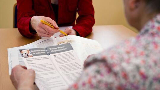 Beratung in einem Pflegestützpunkt in Berlin Beratung in einem Pflegestützpunkt in Berlin