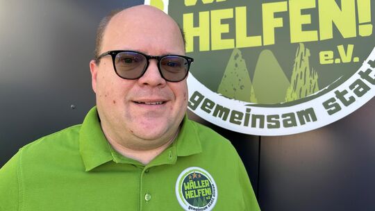 Björn Flick ist Vorsitzender und Geschäftsführer des Vereins Wäller Helfen. In seiner Funktion ist er auch häufig Anfeindungen a Björn Flick ist Vorsitzender und Geschäftsführer des Vereins Wäller Helfen. In seiner Funktion ist er auch häufig Anfeindungen a