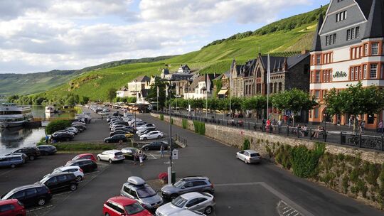An dieser Stelle kommen die Autos weg. An dieser Stelle kommen die Autos weg.