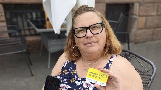Sonja Müller informiert als geschulte Digitalbotschafterin und ePA-Coach die Bürgerinnen und Bürger in der Vulkaneifel über die Sonja Müller informiert als geschulte Digitalbotschafterin und ePA-Coach die Bürgerinnen und Bürger in der Vulkaneifel über die
