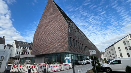Das neue Rathaus der Verbandsgemeinde Montabaur kann endlich bezogen werden. Der Umzug der Verwaltung ist für November geplant. Das neue Rathaus der Verbandsgemeinde Montabaur kann endlich bezogen werden. Der Umzug der Verwaltung ist für November geplant.