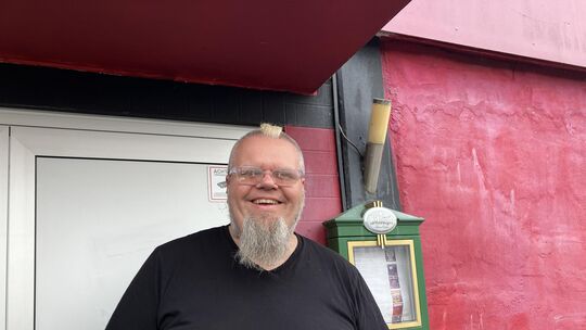 Daniel Schator managt eine Partylocation, einen Musikclub, „ein Rasthaus nur eben anders als geplant“, wie er selbst sagt.