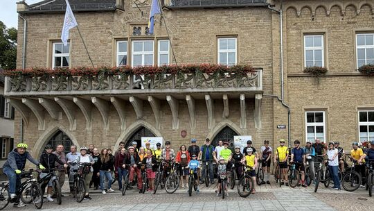 Entspannter Abschluss der Aktion Stadtradeln der Verbandsgemeinde Nahe-Glan vor dem Bad Sobernheimer Rathaus.