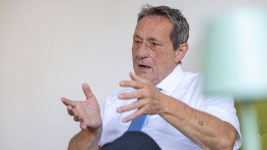 Innenminister Schwickert auf dem grünen Sofa Innenminister Schwickert auf dem grünen Sofa