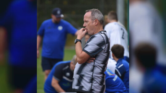 Macht derzeit mit seinem Team eine schwere Phase durch: Jens Bohr, der Trainer der SG Meisenheim/Desloch/Lauschied.